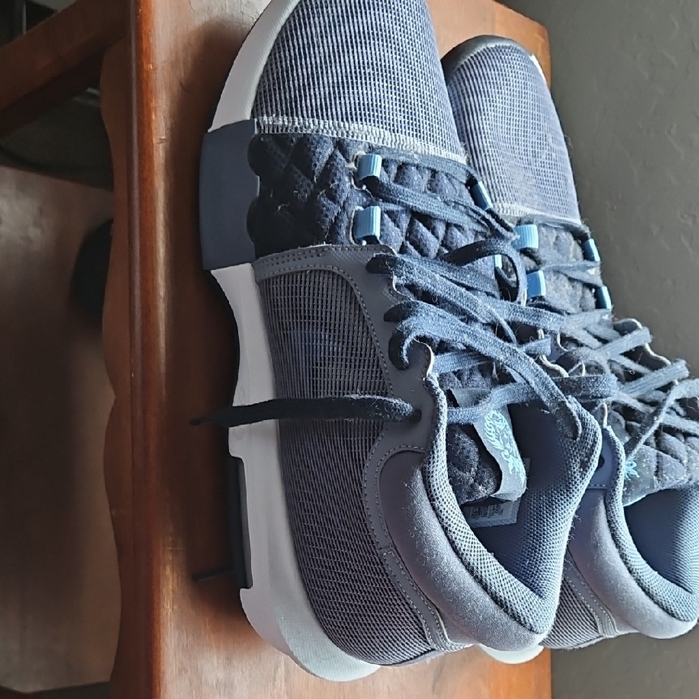 Nike Men's Lebron Witness 8 Athletic Shoes - Navy, Gray, White